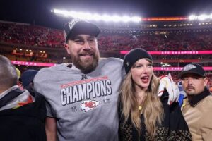 Breaking news: Under Mounting Attention, Swift and Kelce Take Their Relationship One Step at a Time... Full Details